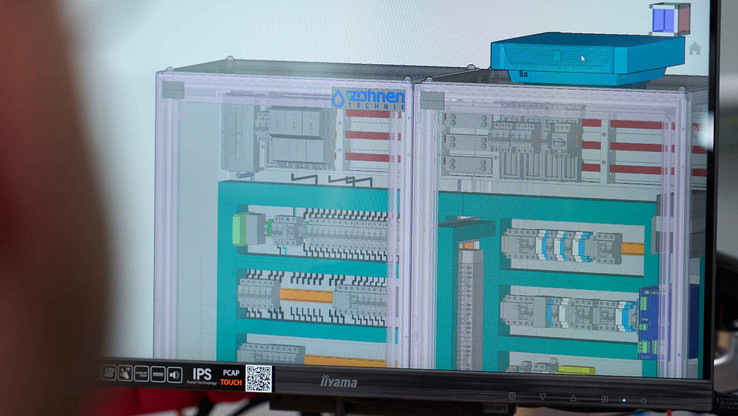 Zahnen arbeitet mit allpoligen und definierten Verbindungen und hat die Stromlaufpläne und 3D-Makros entsprechend angepasst, um mit EPLAN Pro Panel routen zu können.